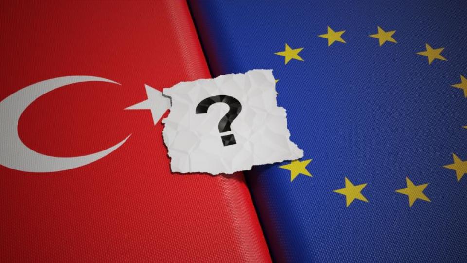 Her Taraf / Türkiye'nin habercisi / Türkiye'nin tek alternatifi Avrupa mı? | Mehmet Beyhan